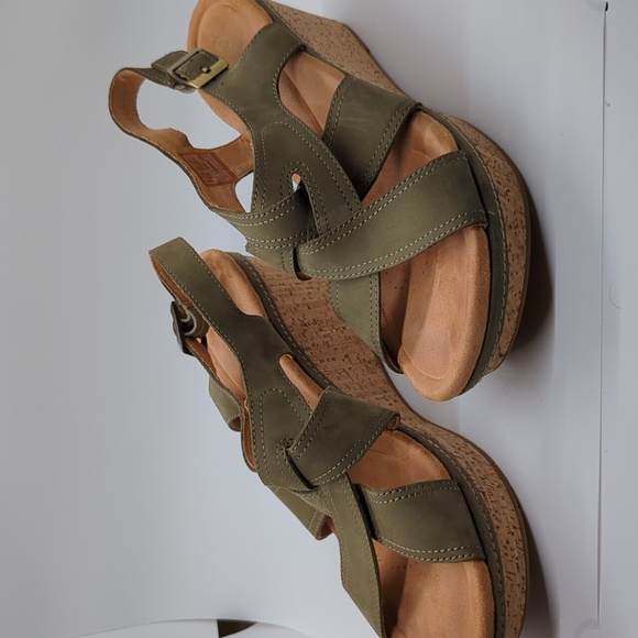Clarks Sabina Sling Back Suede Cork Wedge Sandals Women's US Size 9.5 - Picture 2 of 7